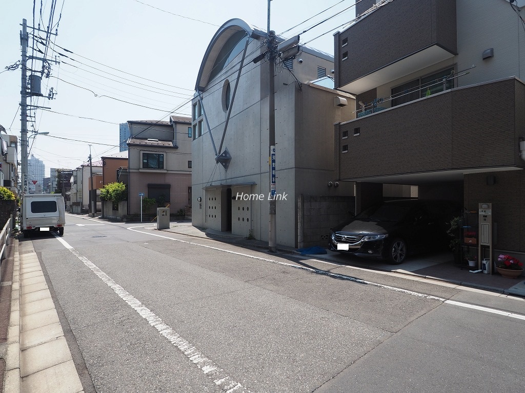 パーク・ノヴァ池袋要町　前面道路
